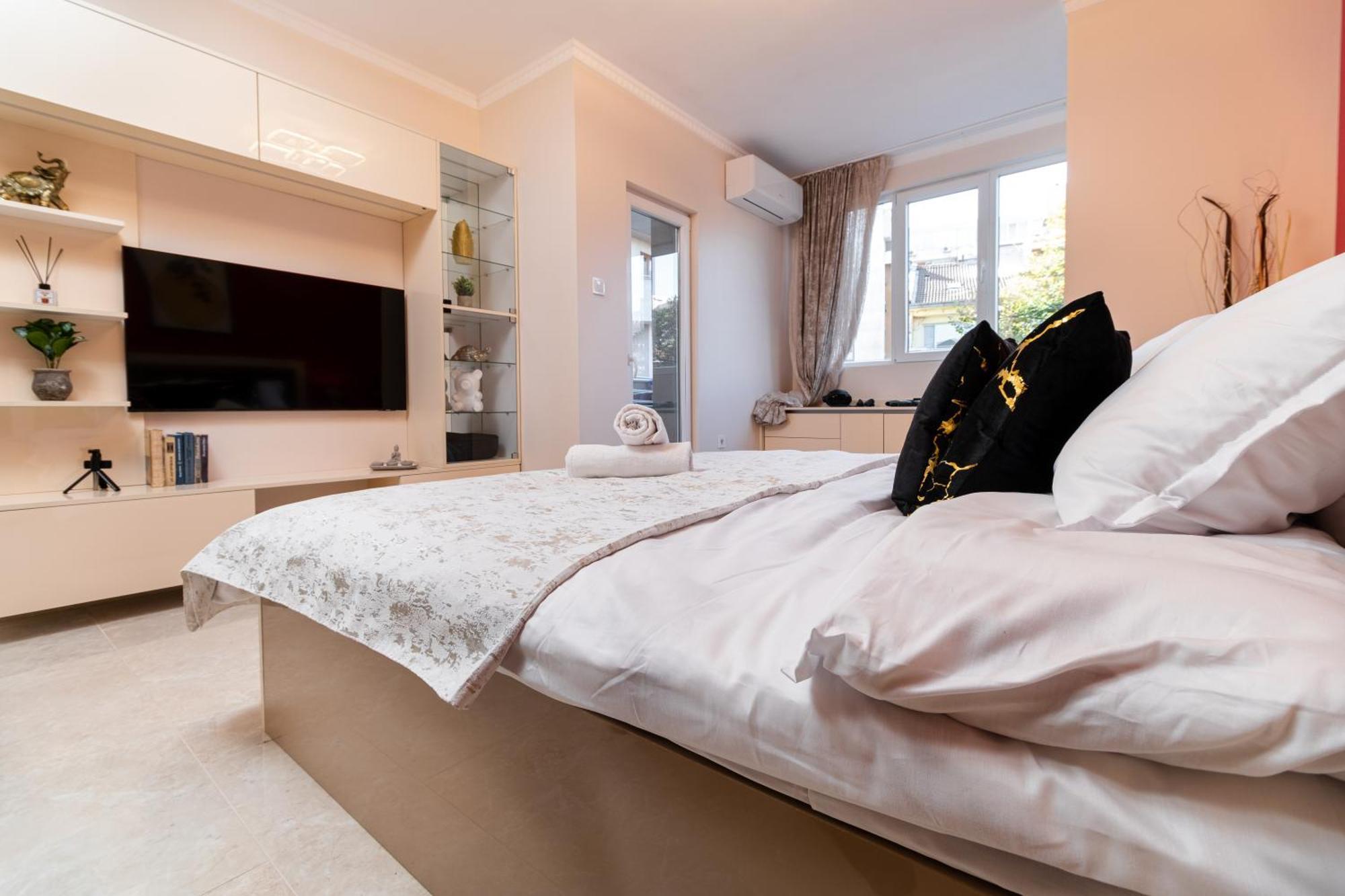 Modern & Elegant City Center Apartments พลอฟดิฟ ภายนอก รูปภาพ